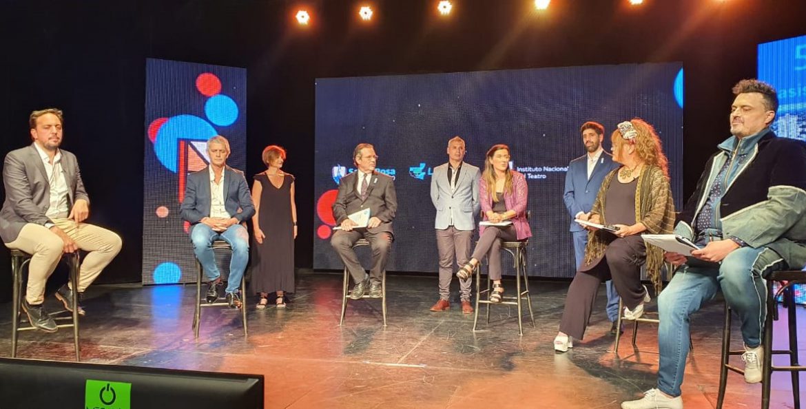 El ministro de Cultura de la Nación confirmó que Santa Rosa será sede de la Fiesta Nacional del Teatro 2021