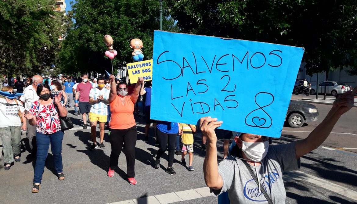 Católicos y evangelistas convocaron a oración y ayuno contra el aborto