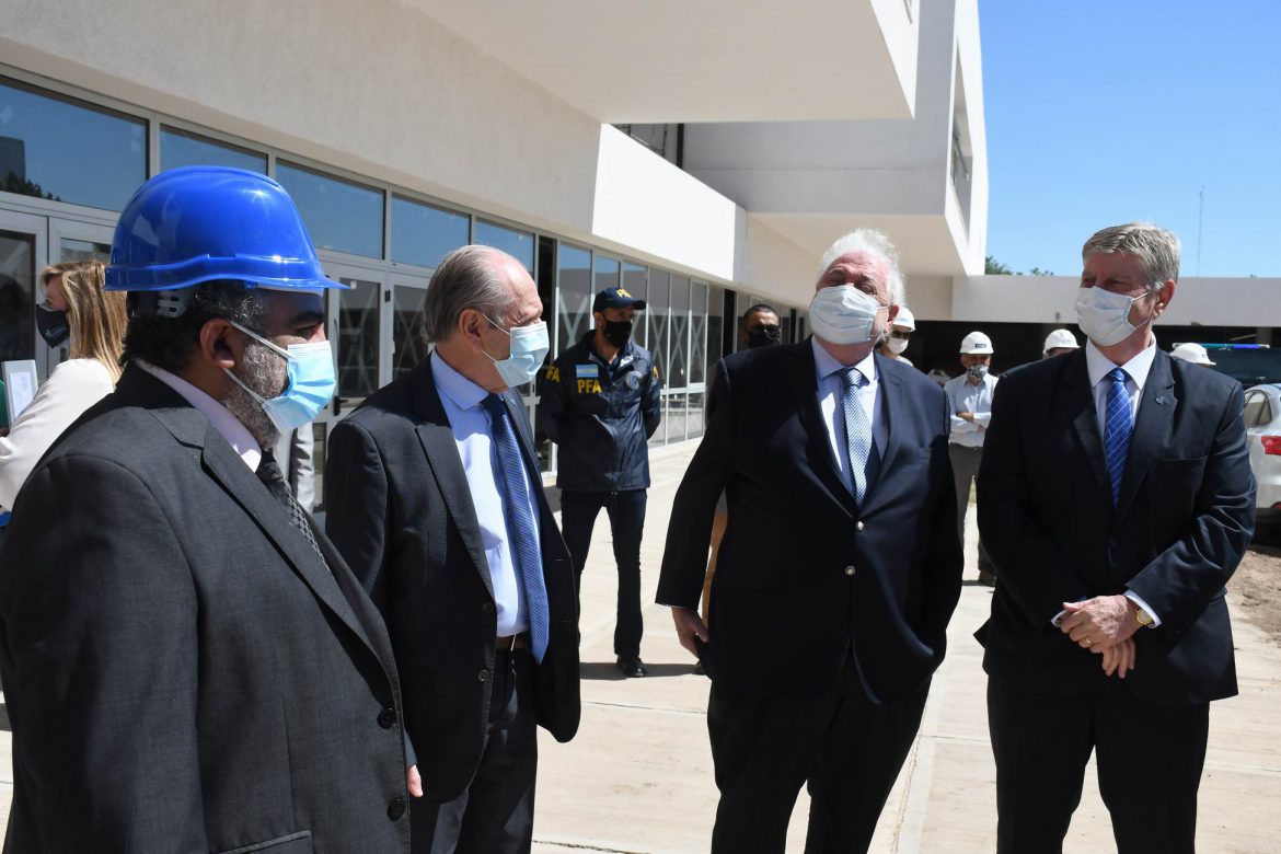 Ginés y el nuevo hospital: “Rompe con la idea de que los hospitales públicos son para pobres”