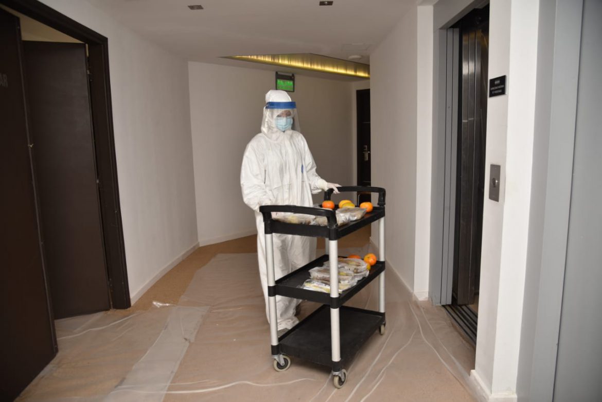 La tarea de humanizar el tratamiento del covid en los hoteles