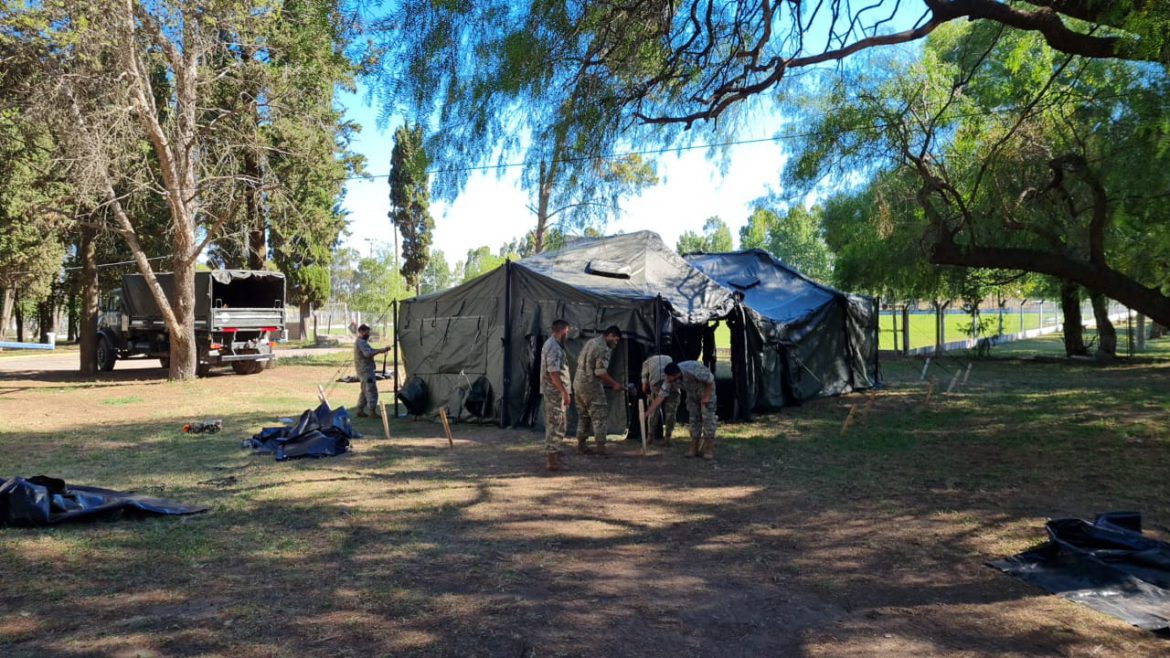 El Ejército instaló dos carpas que se utilizarán en la vacunación contra el covid en Pico