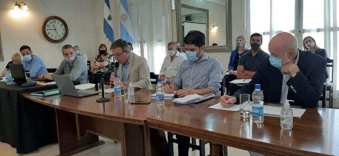 Secretarios fueron al concejo por el presupuesto y la tarifaria de Santa Rosa