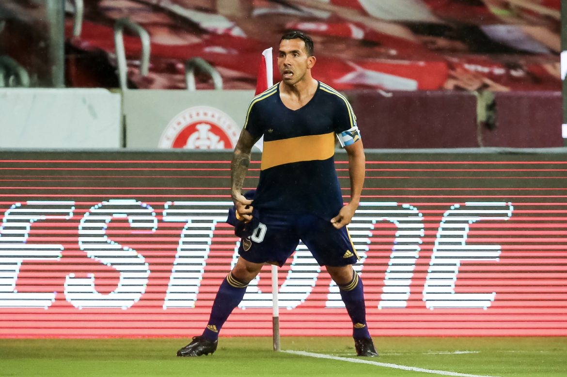 Tevez le dio el triunfo a Boca en Brasil