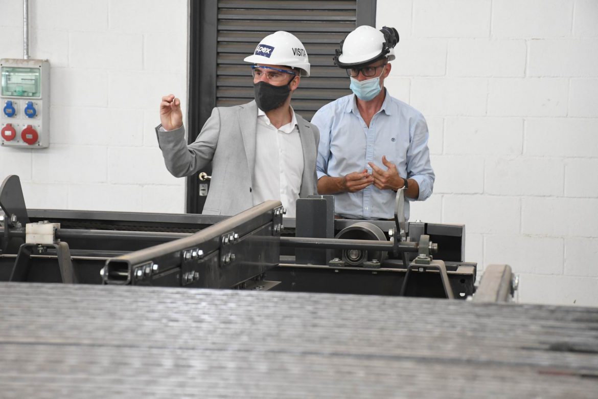 El ministro Guzmán recorrió empresas del Parque Industrial de Santa Rosa