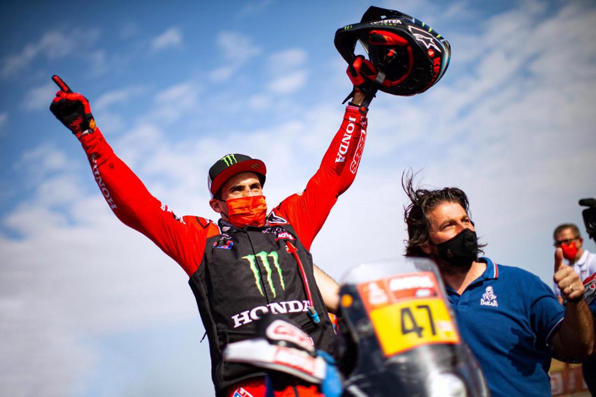 Kevin Benavides, en motos, y Manuel Andújar, en cuatriciclos, campeones en el Rally Dakar