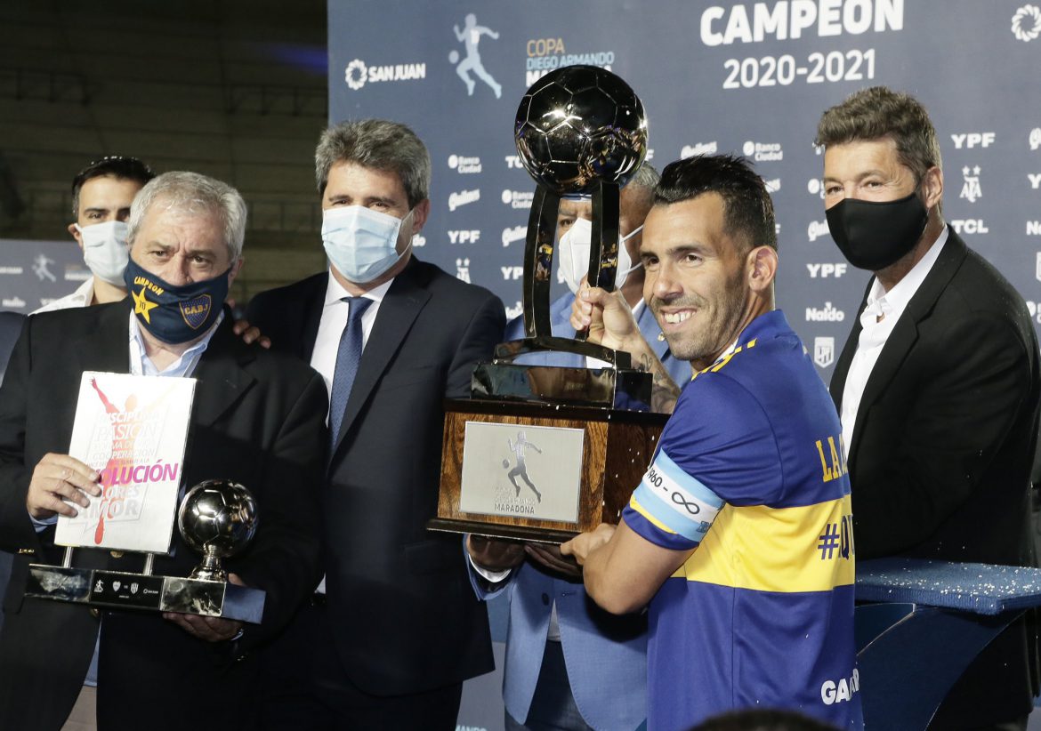 Tevez confirmó su continuidad en Boca