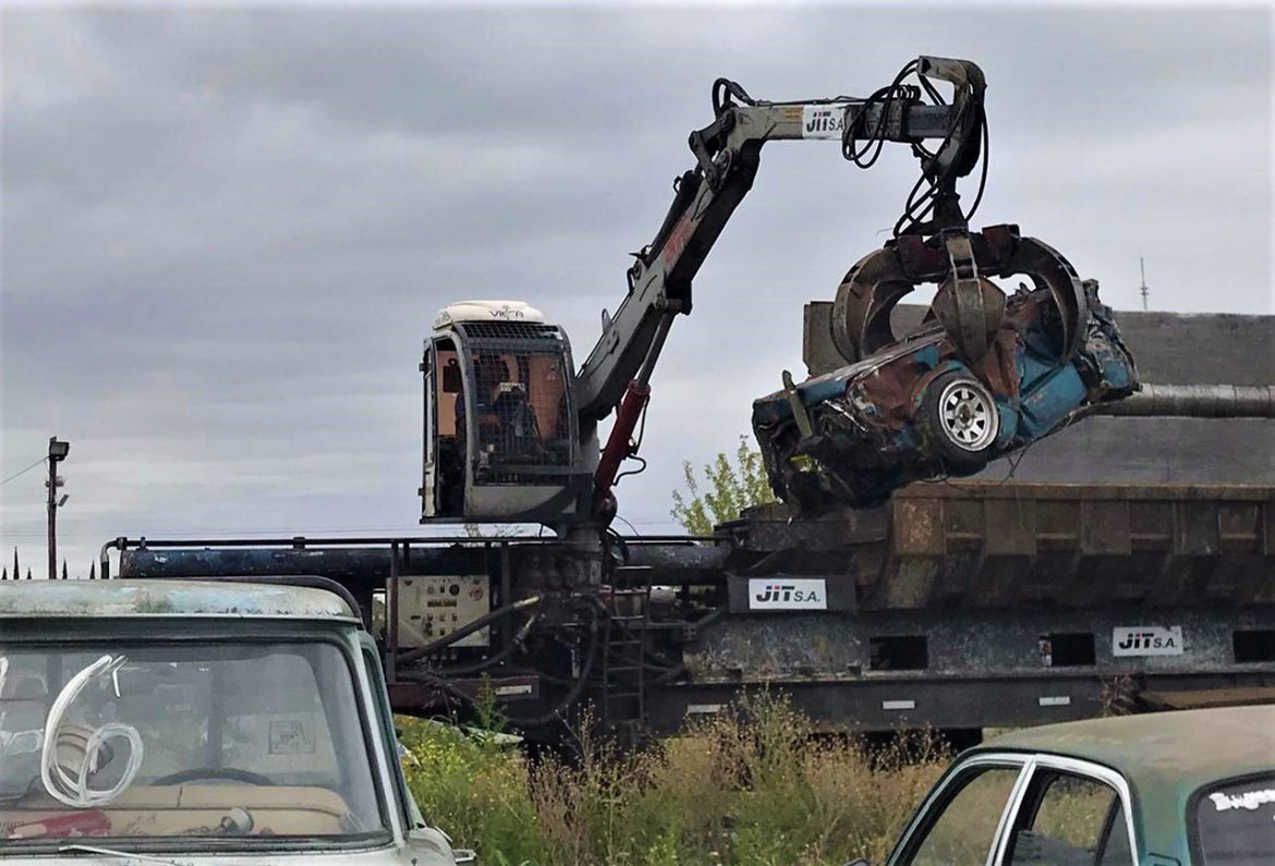 Ahora pretenden compactar la chatarra en puestos camineros y comisarías