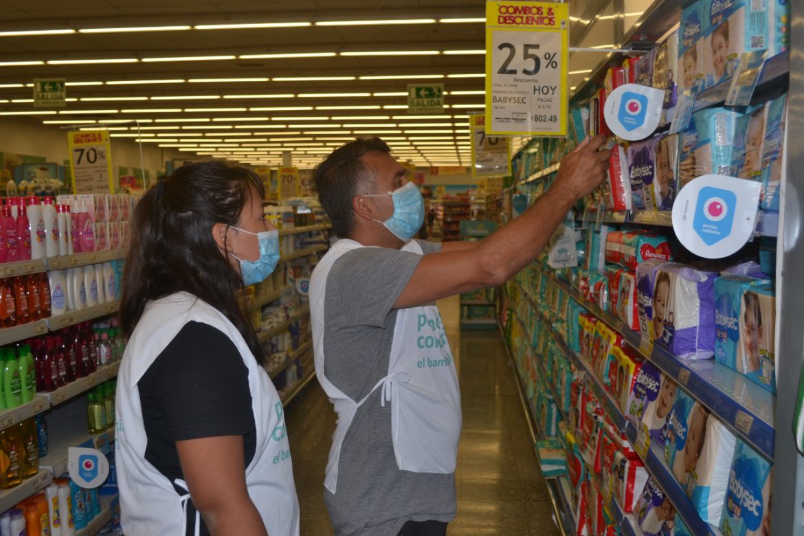 Movimiento Evita salió a controlar precios en supermercados de Santa Rosa