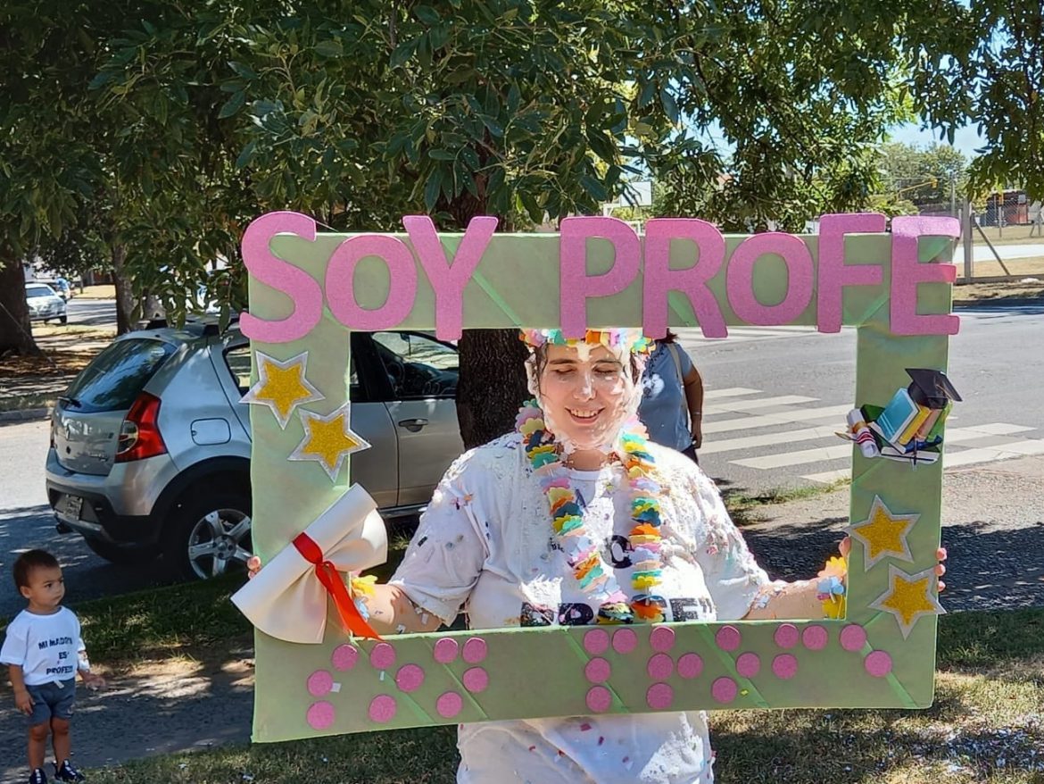 Brenda, una joven ciega que se recibió de profesora en Pico