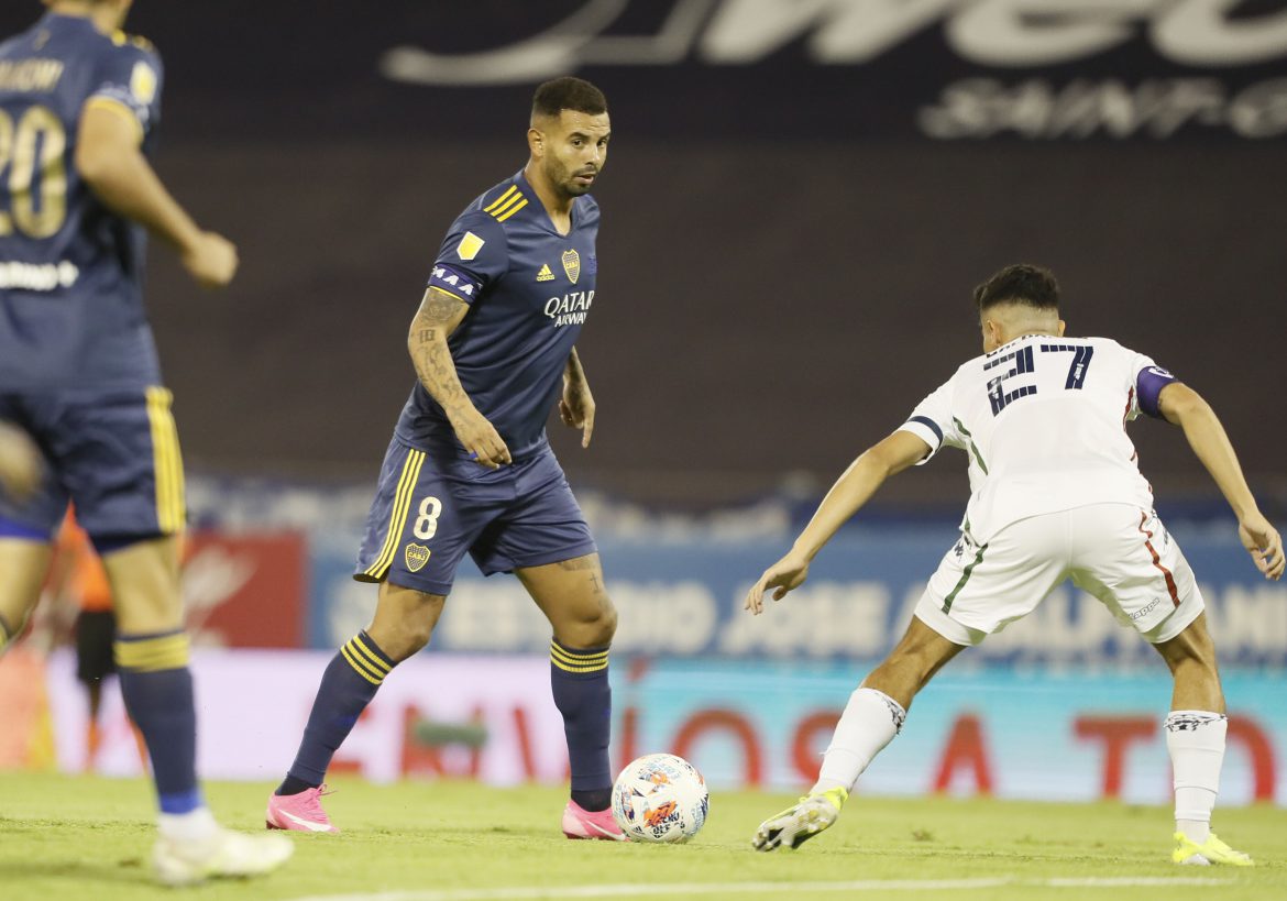 Boca goleó 7-1 al líder Vélez con la vuelta de Tevez