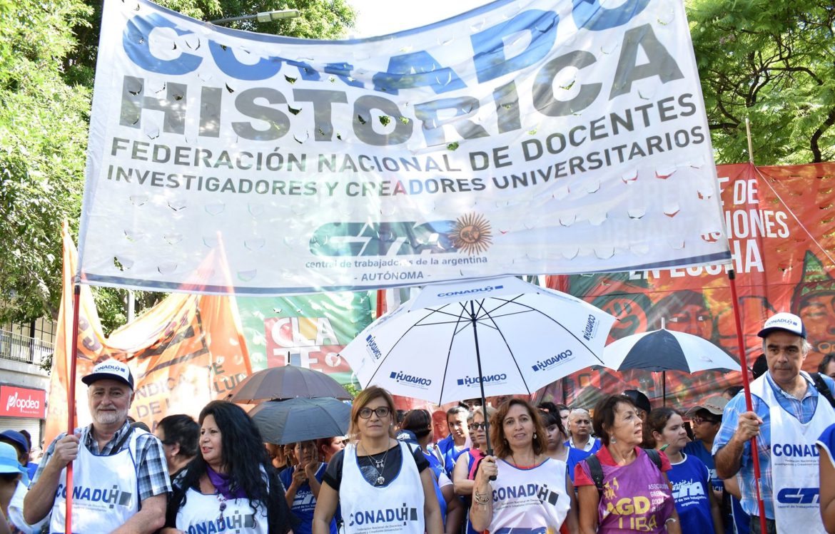 Reclamo salarial: docentes universitarios definen el miércoles en asamblea