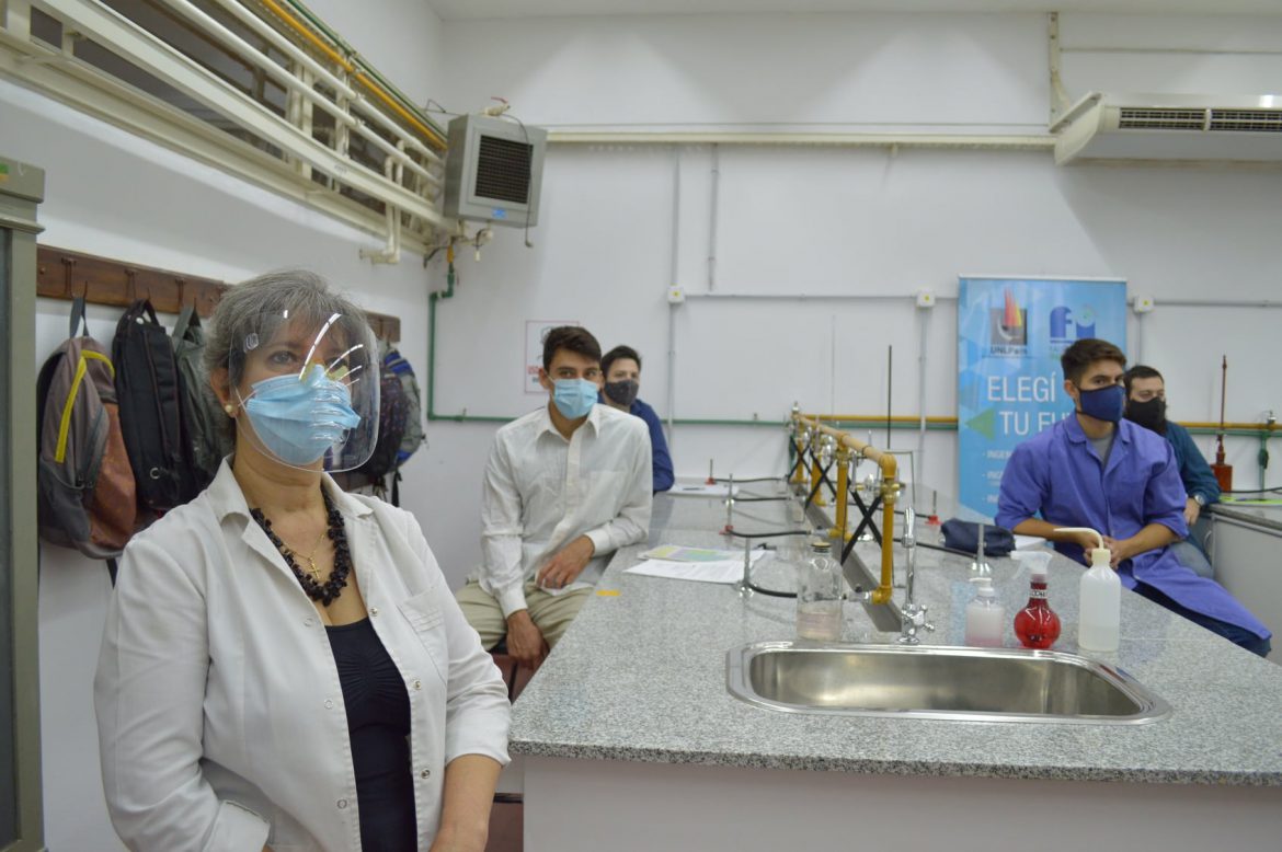 Inauguran el nuevo laboratorio de química en la Facultad de Ingeniería