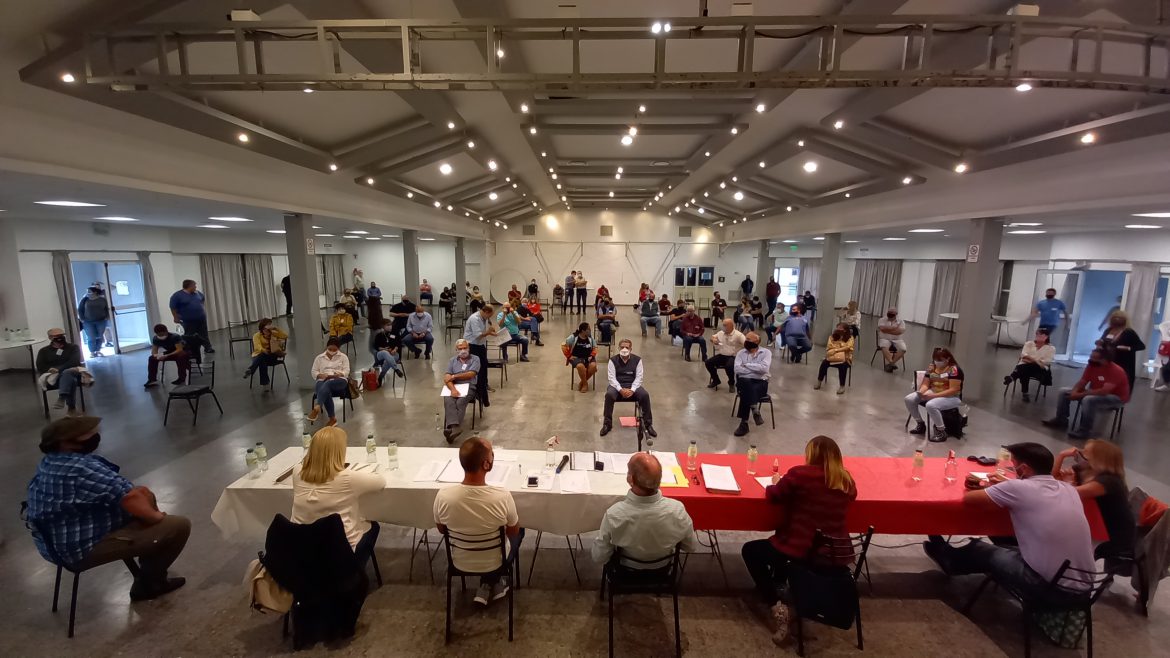 Por mayoría, la Convención de la UCR avaló la prórroga de los mandatos de las autoridades