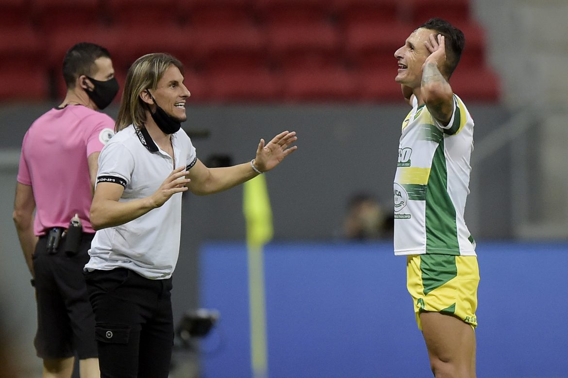Defensa venció al Palmeiras y ganó la Recopa