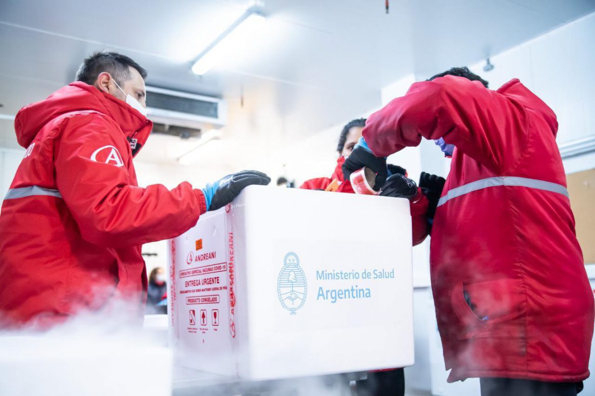 Llegan a La Pampa 4200 dosis de Sputnik V y 702 de Sinopharm