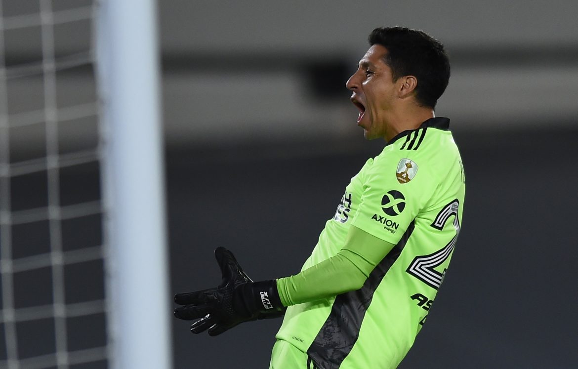 Con Enzo Pérez en el arco, River ganó un partido histórico