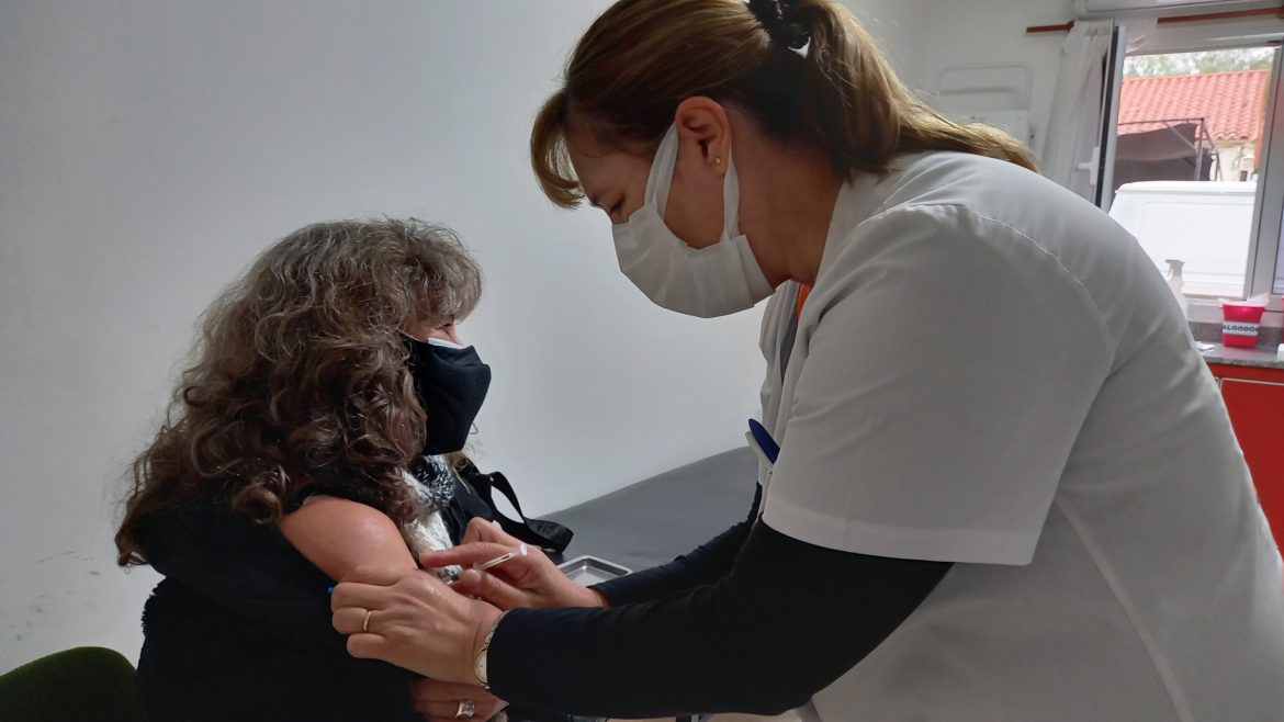 Avanza rápido la vacunación en Santa Rosa: sólo en el Centro Sanitario dieron este jueves 1.030 turnos