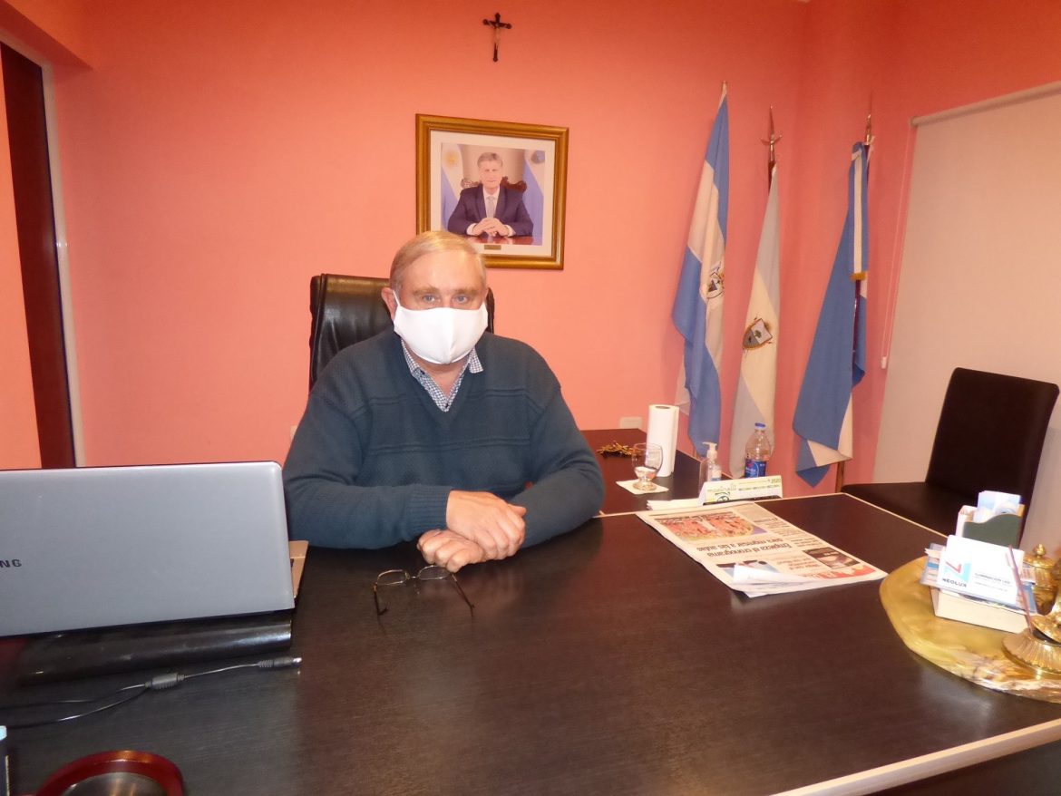 Muller lamentó que en Alpachiri haya gente que “por ideología” no se quiera vacunar