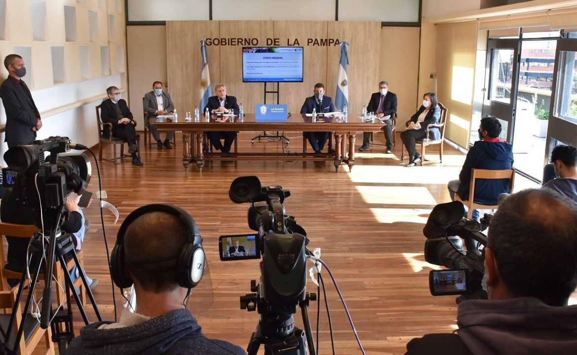 Covid: cuatro clínicas reciben créditos del BLP para sumar camas de terapias