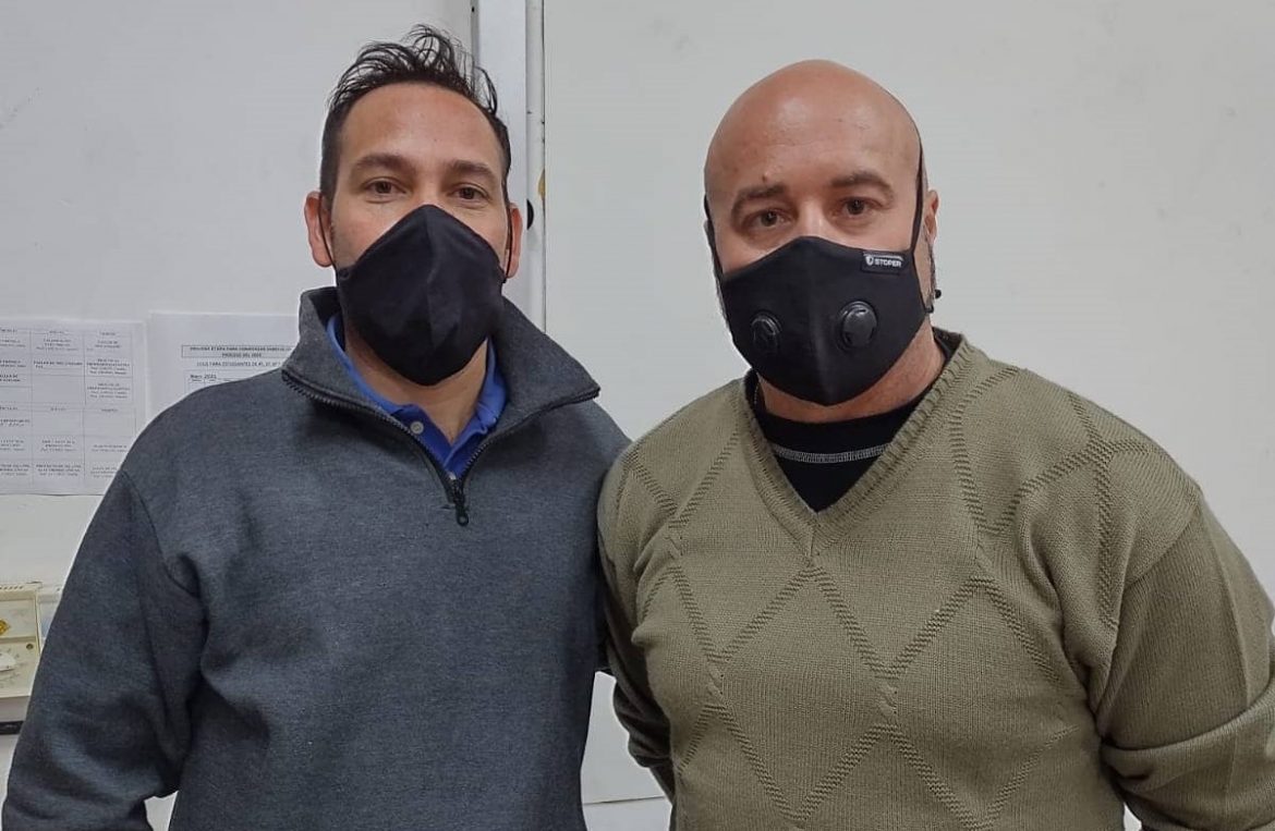 Con impresoras 3D, dos profesores hacen insumos hospitalarios para Realicó y la zona