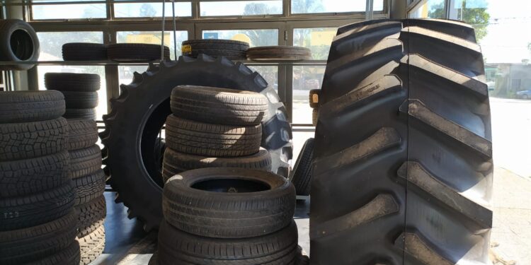 Berhongaray pide informe por problemas de abastecimiento de neumáticos