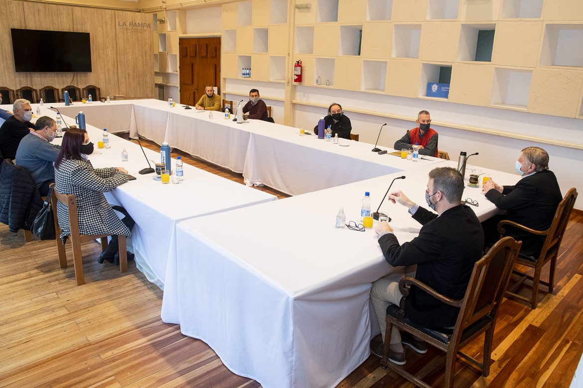 Luz: Ziliotto se reunió con Fepamco y acordó único aumento del 9 % hasta fin de año