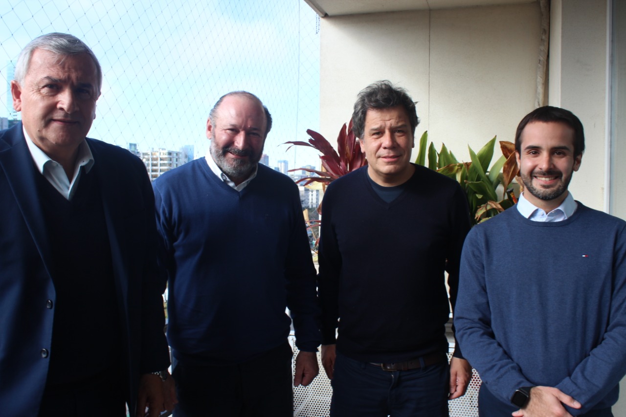 Kroneberger y Maquieyra lograron una foto con los radicales Manes y Morales