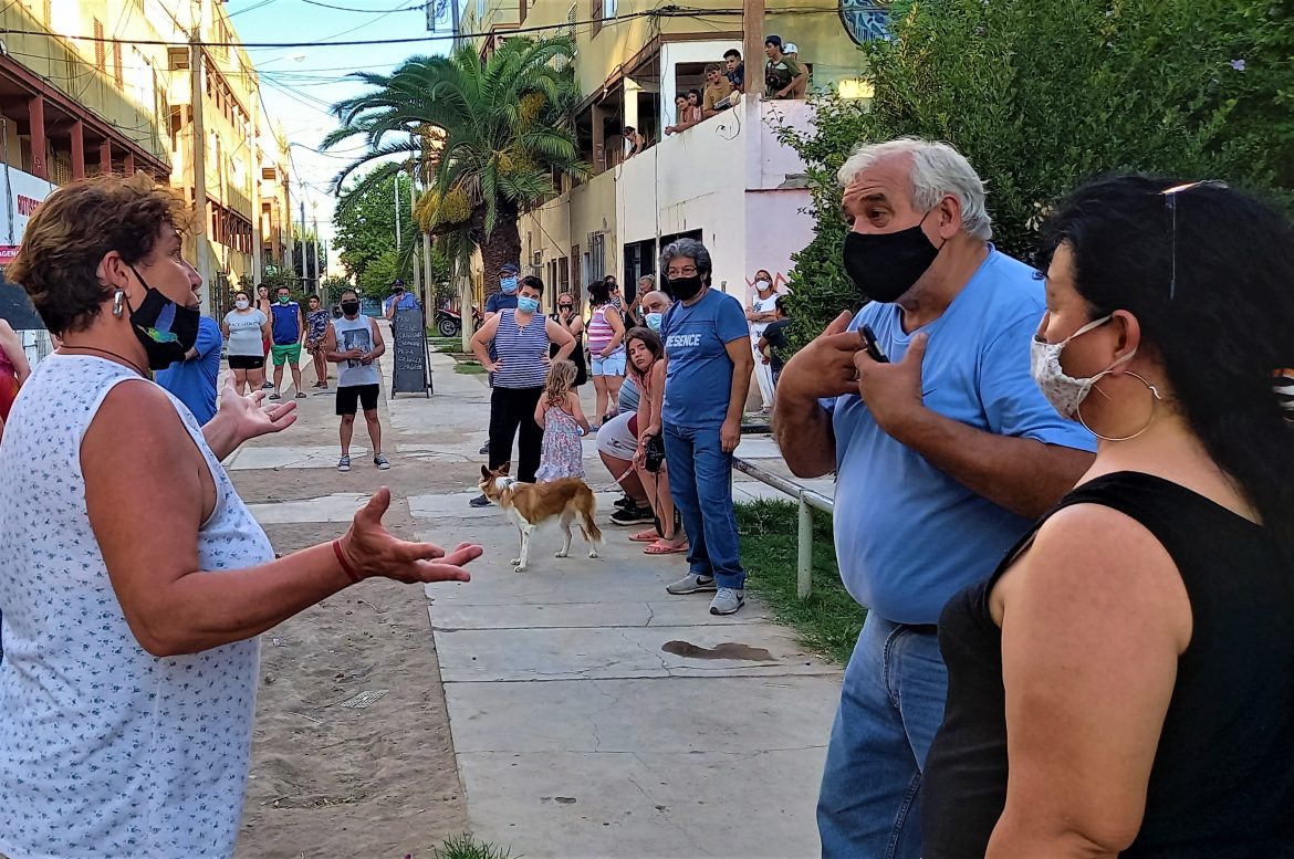 Aplaudida por agresión y falta de agua en el barrio Atuel