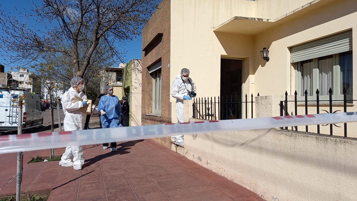 El hombre golpeado, en un robo, sigue internado