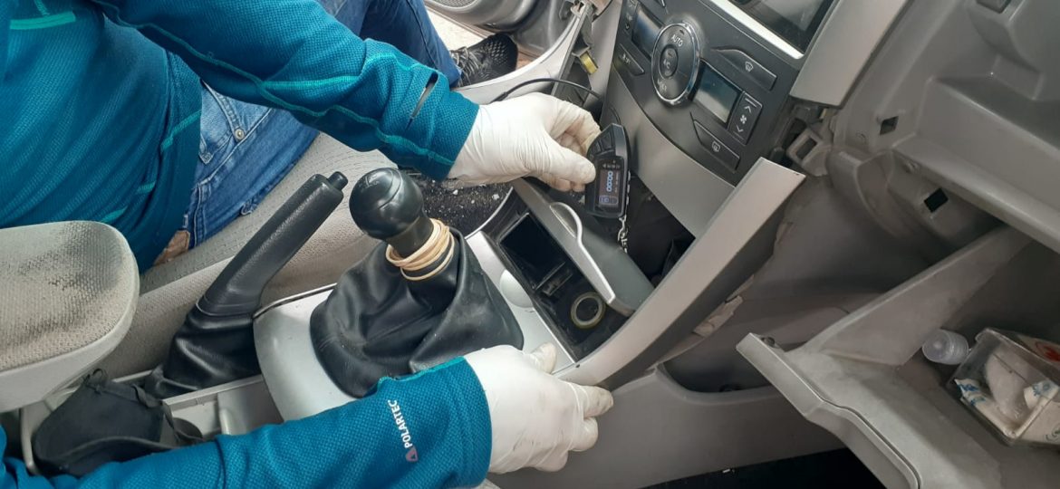 Una banda usaba un inhibidor de alarmas para robar autos en Santa Rosa