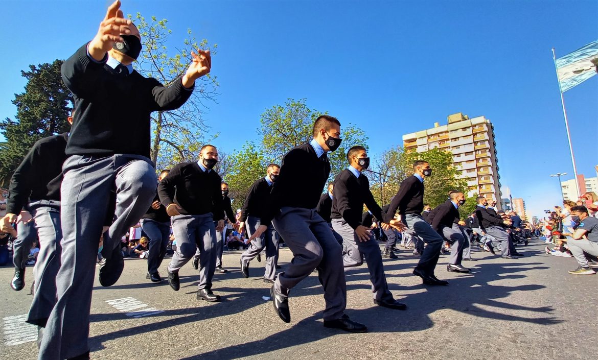 «Jerusalema», el baile de la esperanza, llegó  a las calles de Santa Rosa
