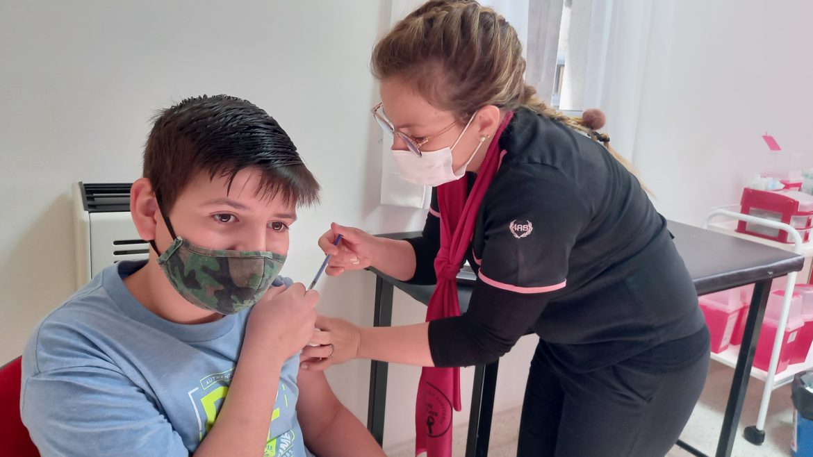Covid: en el primer día, La Pampa vacunó a 5600 chicos de entre 3 y 11 años