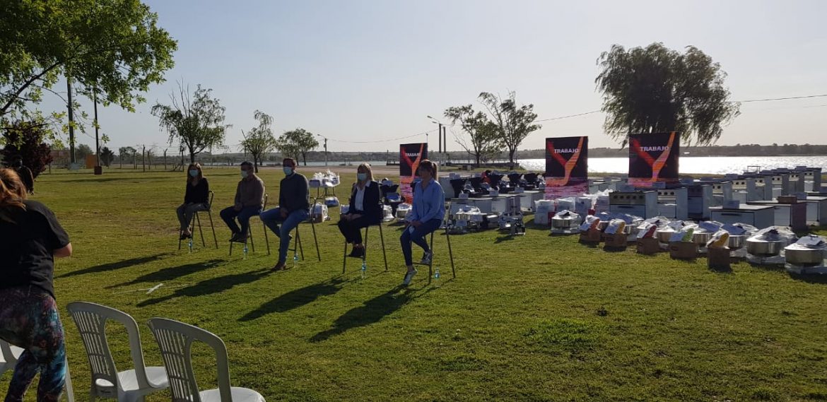 Santa Rosa: entregaron herramientas a 138 emprendedores por $7 millones