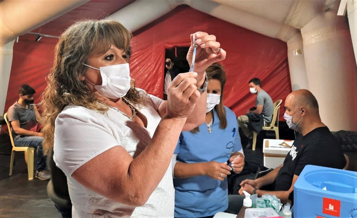 Salud: 10 millones de argentinos mayores de 50 años deben volver a vacunarse contra el Covid