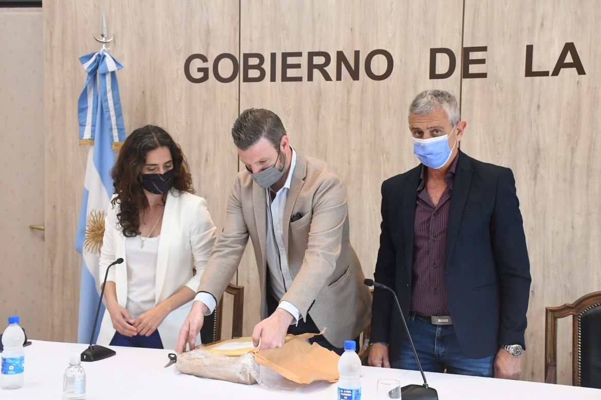 Empresa ofrece sacar petróleo y construir plantas solares en Caleufú, Alvear y Victorica