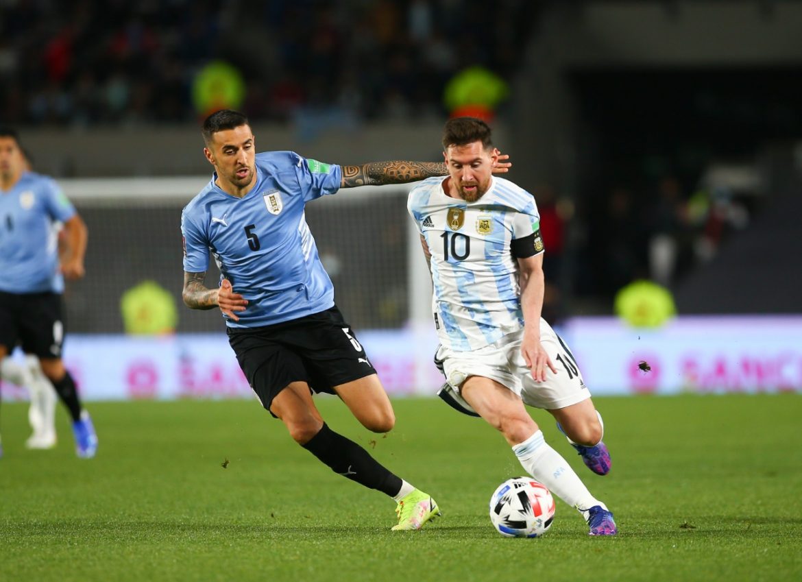 Argentina goleó a Uruguay y está más cerca del Mundial de Qatar