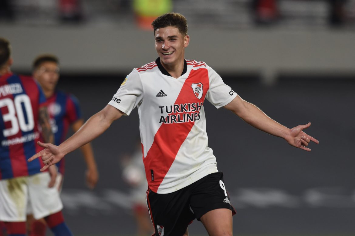 El líder River recibe a Argentinos con la ilusión de dar otro paso hacia el título