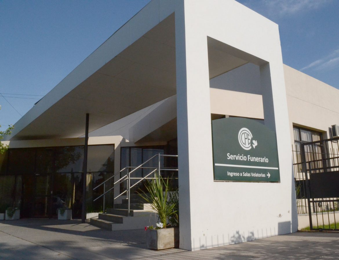 Lo velaban en Santa Rosa, percibieron que el cuerpo se movía y llamaron a la Policía