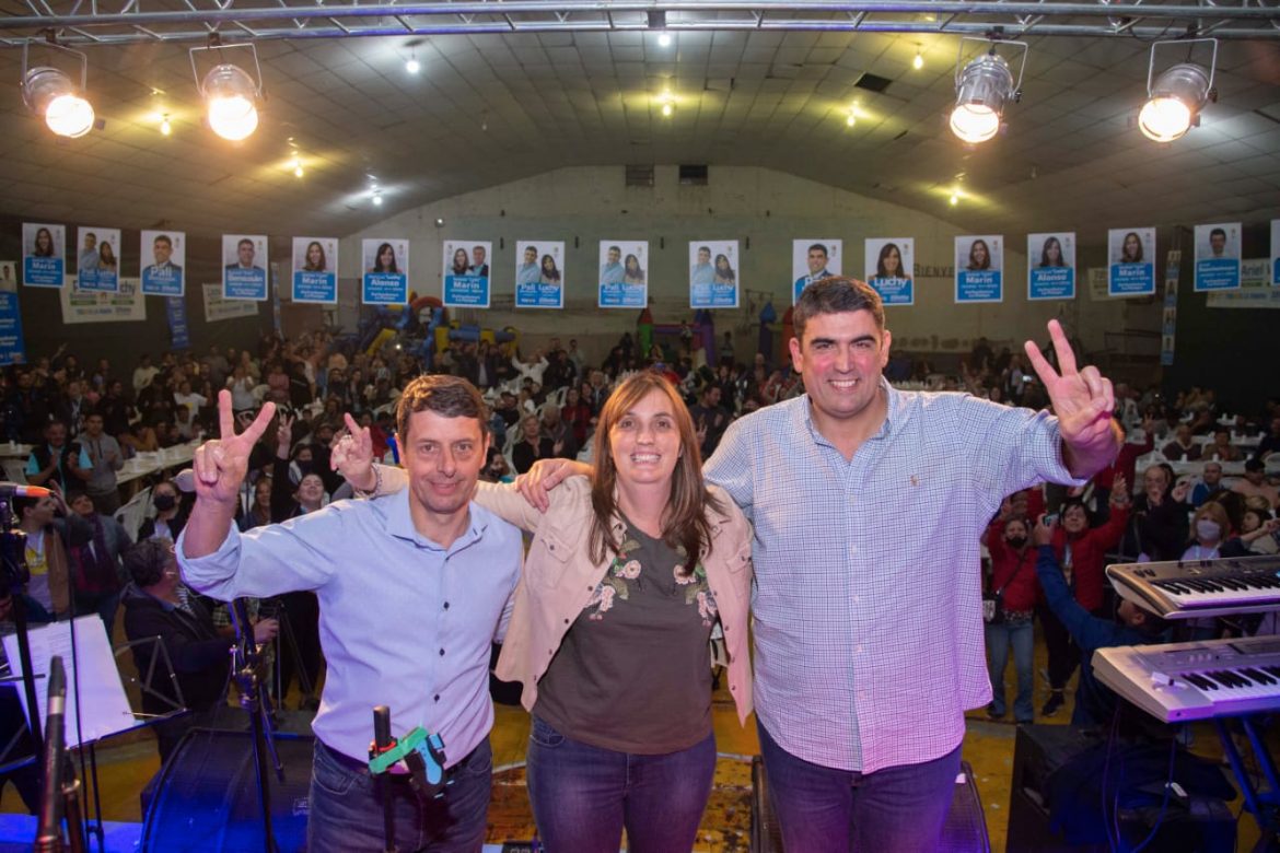 Caravana y acto de Todos en Victorica