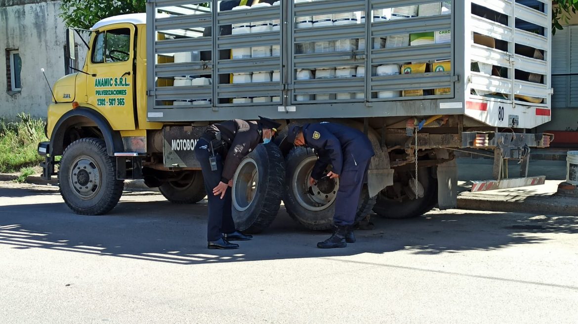 Pico: un herido al reventar un neumático de un camión