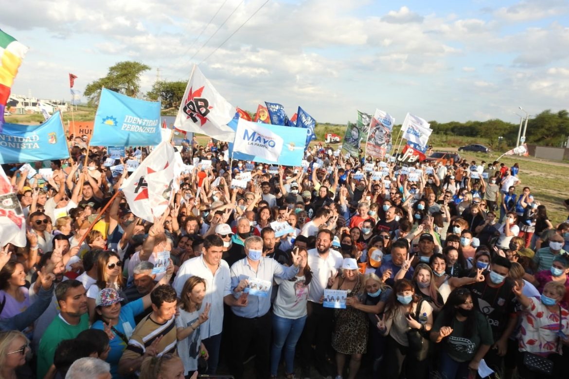 Todos cerró con una caminata del gobernador y los candidatos por el ARA San Juan