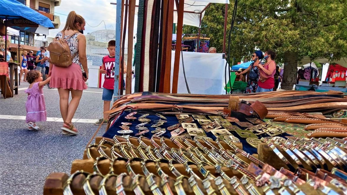 Con más de 370 expositores, arranca la Feria del Regalo en Santa Rosa