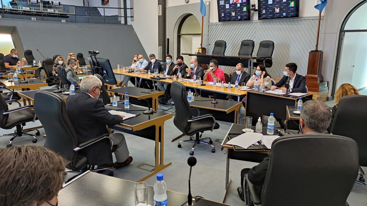 Kohan: “La gente se está relajando demasiado y las cifras empiezan a preocupar”