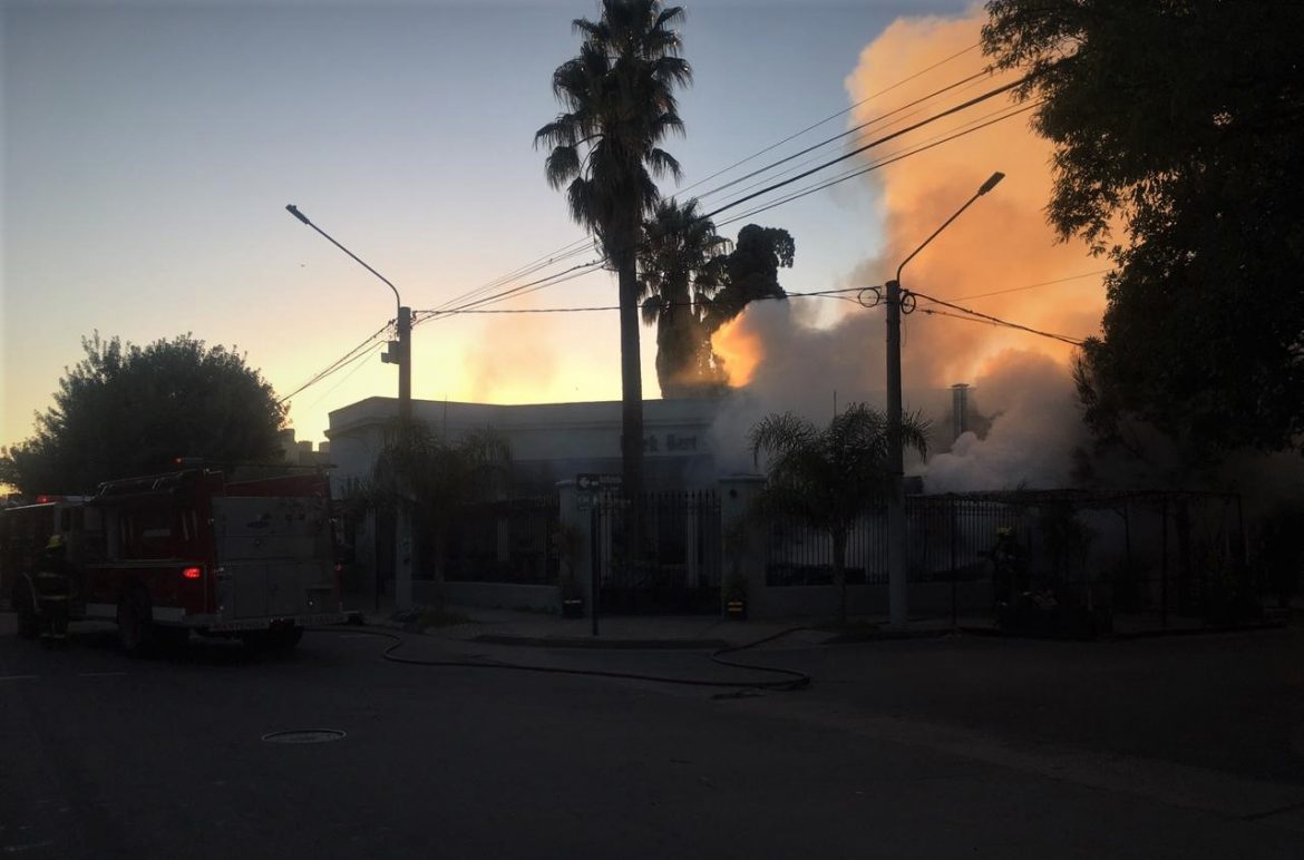 Quemaron un bar del centro de Santa Rosa: hay un detenido