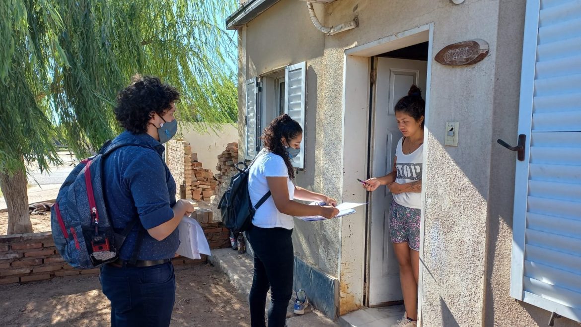 El IPAV visitó 83 casas en operativo de escrituraciones en barrio de Santa Rosa