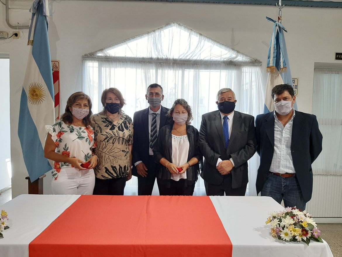En Victorica reconocieron al juez Espínola y a tres empleados por 25 años de servicio