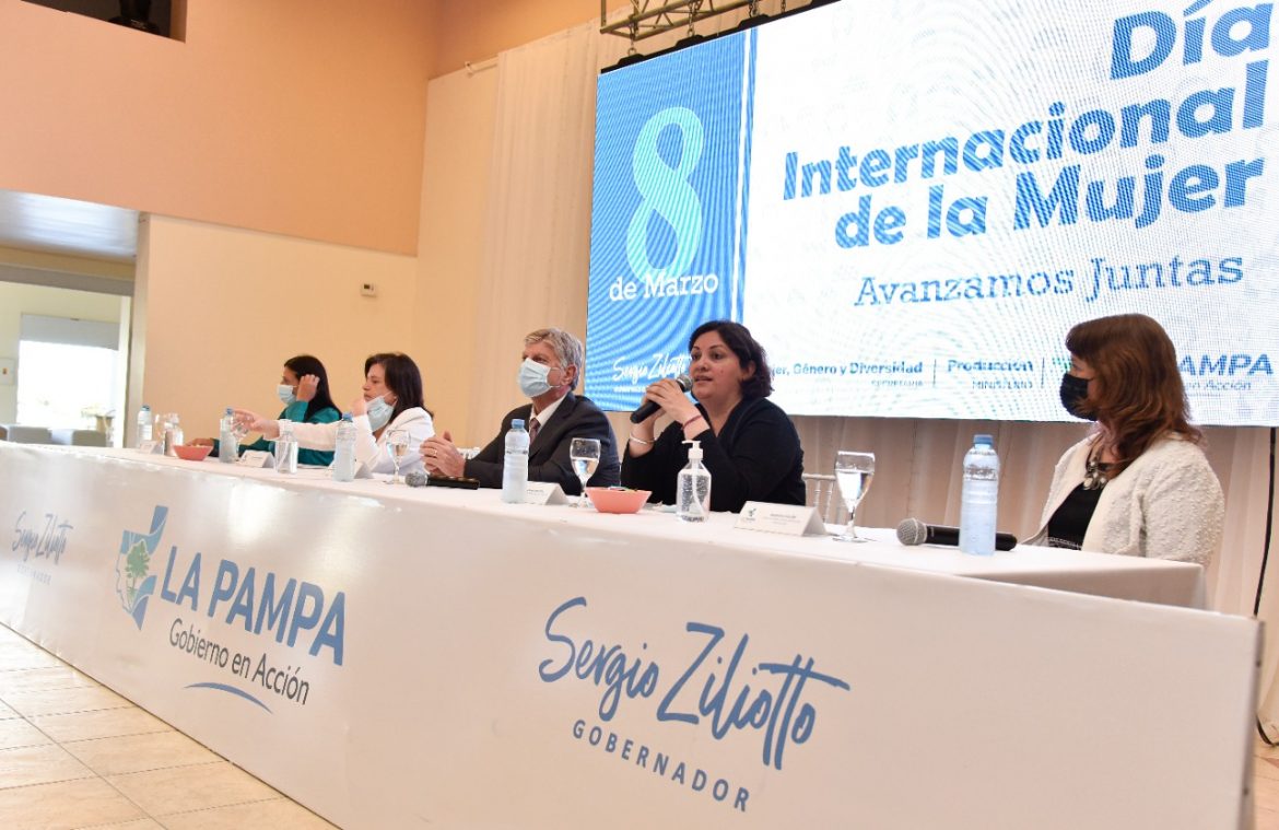 En el Día de la Mujer lanzaron el programa Emprender La Pampa y operatoria de inclusión financiera