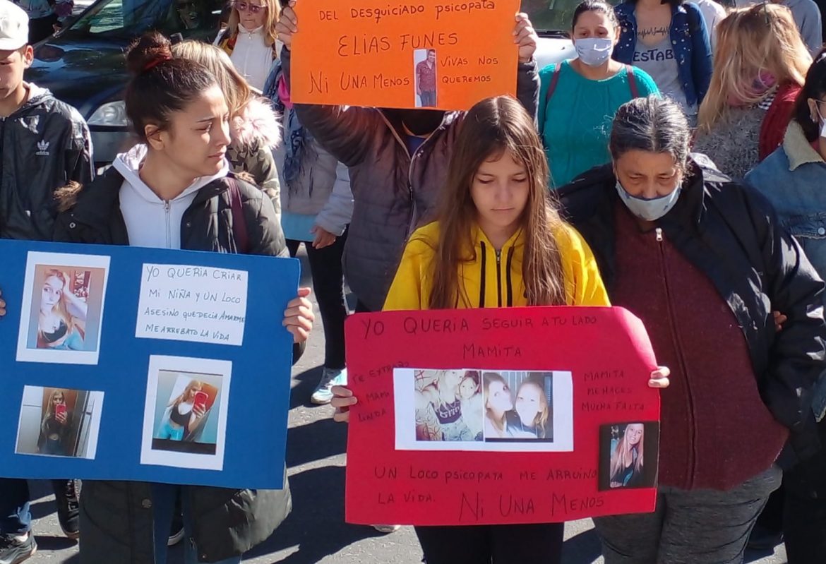 Femicidios en Santa Rosa: la hija y la madre de Marianela llevaron el reclamo a la municipalidad y a Casa de Gobierno