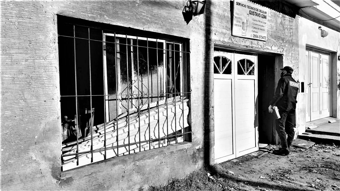 En los últimos años, tres femicidios por policías y militares en Santa Rosa: ¿quién controla la portación de armas?