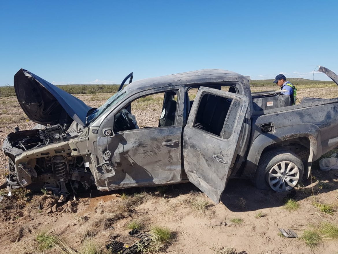 Madre e hija llevaban donaciones a Bariloche y volcaron en la ruta 20